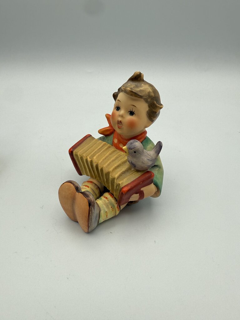 VTG Hummel Figurines “Let’s Sing” & “Serenade” V stamp /roh