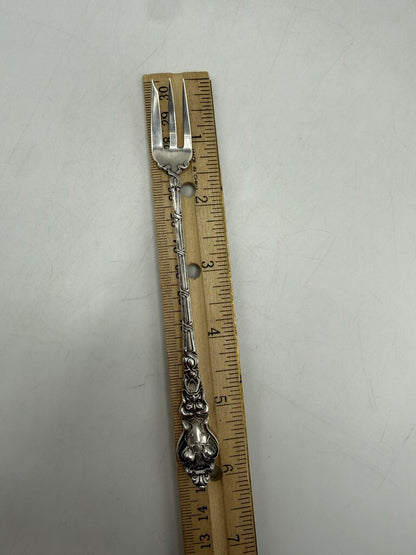 Ornate Sterling Silver Seafood Fork Hallmarked 18 Gr /ro