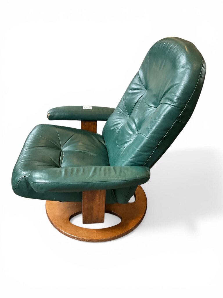 Dark Green Stressless Self Reclining Chair