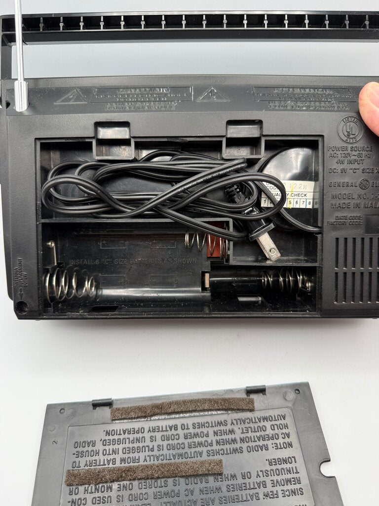 VTG General Electric Portable FM/AM Radio Model 7-2857A Tested Works /rw