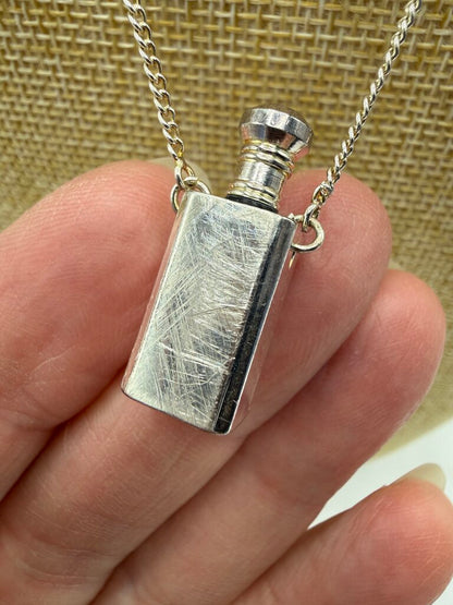 Vintage Small Scent Bottle Pendant Perfume Dauber 24” Silver Tone Chain Unmarked /ro