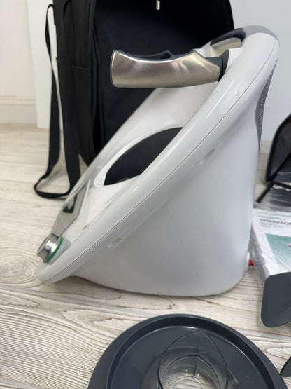 Vorwerk Thermomix TM5 Touchscreen Multi-Purpose FoodProcessor Full Size w/Case /rw