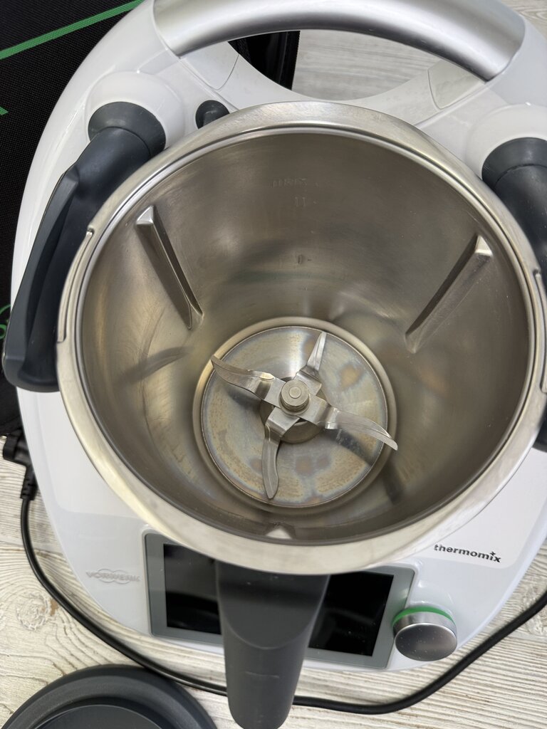 Vorwerk Thermomix TM6-1 All in One Food Processor Plus 220 Volt /rw