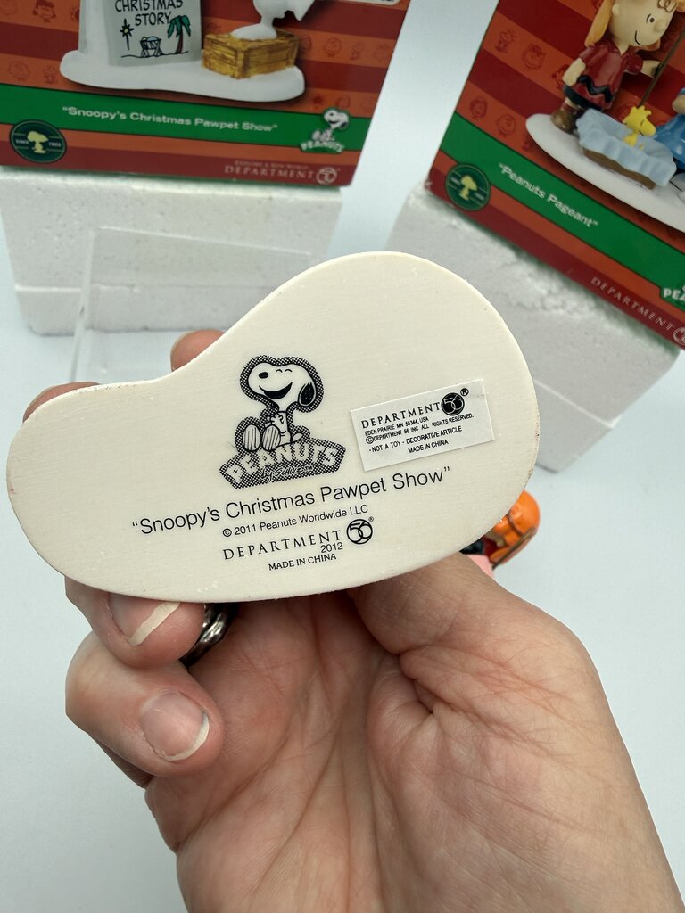 Department 56 Peanuts Pageant & Snoopy’s Christmas Pawpet Show Figurines /rw