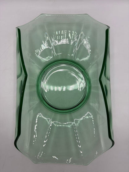 Green Vaseline Uranium Glass Centerpiece Curved in Rim /ro