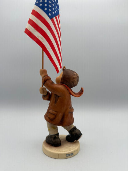 Goebel Hummel Figurine “Call to Glory” #739 1994 1st Edition /roh