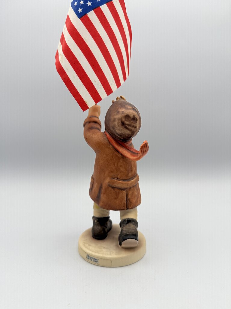Goebel Hummel Figurine “Call to Glory” #739 1994 1st Edition /roh