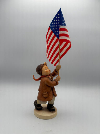 Goebel Hummel Figurine “Call to Glory” #739 1994 1st Edition /roh
