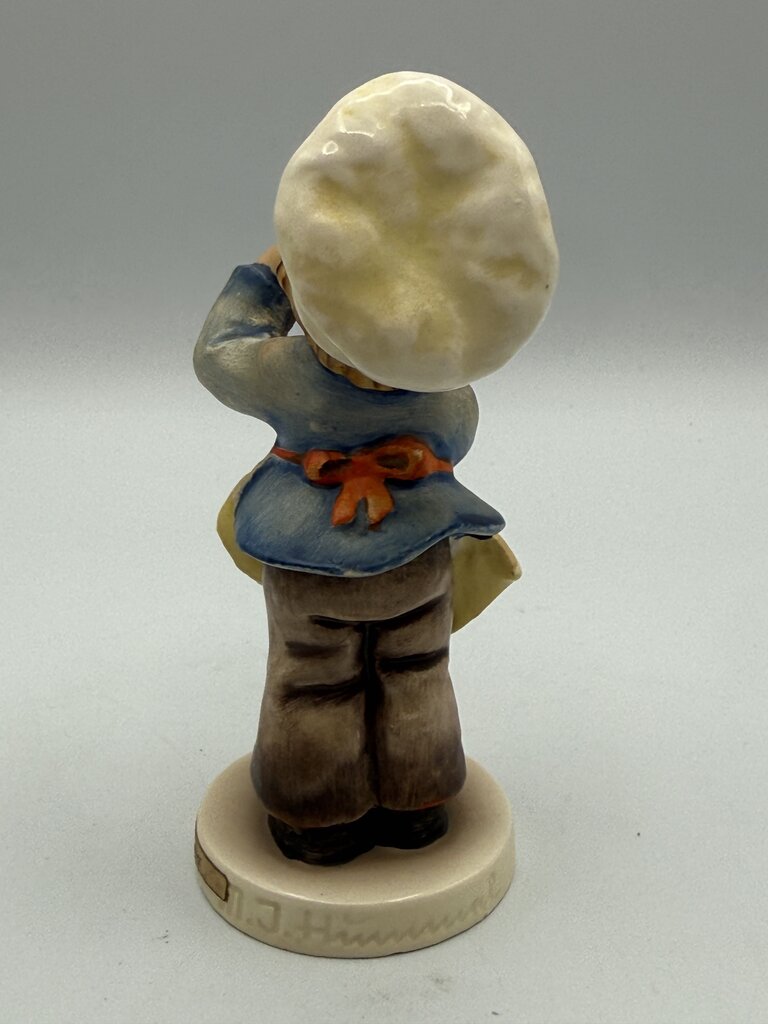 VTG Goebel Hummel Figurines Baker #128 & Baking Day #330 /ro