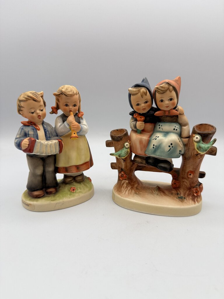 VTG set of 2 Goebel Hummel figurines Coquettes & Birthday Serenade /ro