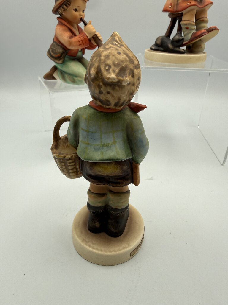 Charming Set of 4 Vintage Hummel Figurines Little Boys, Little Girl /ro
