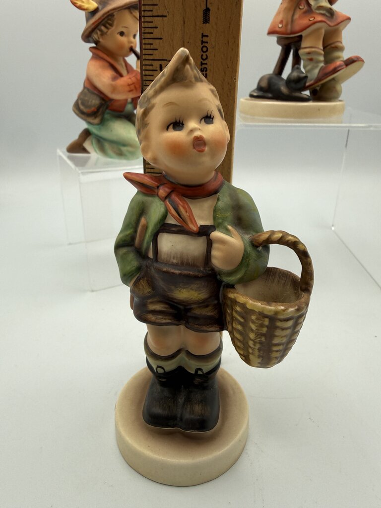 Charming Set of 4 Vintage Hummel Figurines Little Boys, Little Girl /ro