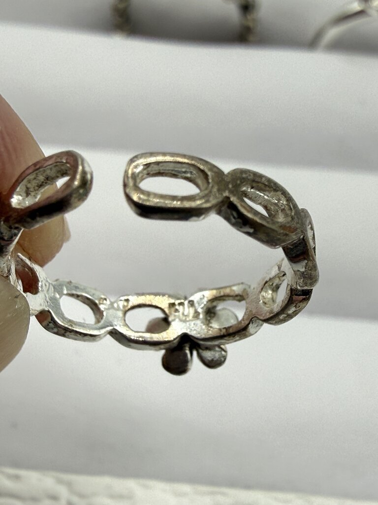 Lot of 4 SilverTone Rings Brighton, Pandora, Sterling variety sizes /ro