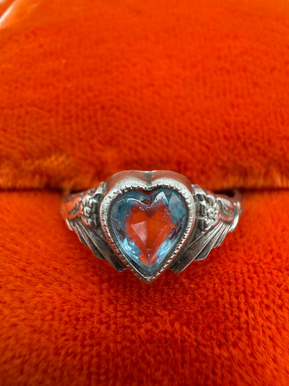 Vtg Sterling Silver Ring w/Heart Blue Topaz Gemstone Size 4.5 /ro