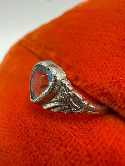 Vtg Sterling Silver Ring w/Heart Blue Topaz Gemstone Size 4.5 /ro