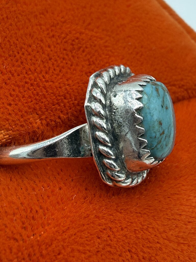 VTG Sterling Silver Ring with Turquoise Stone size 6 /ro