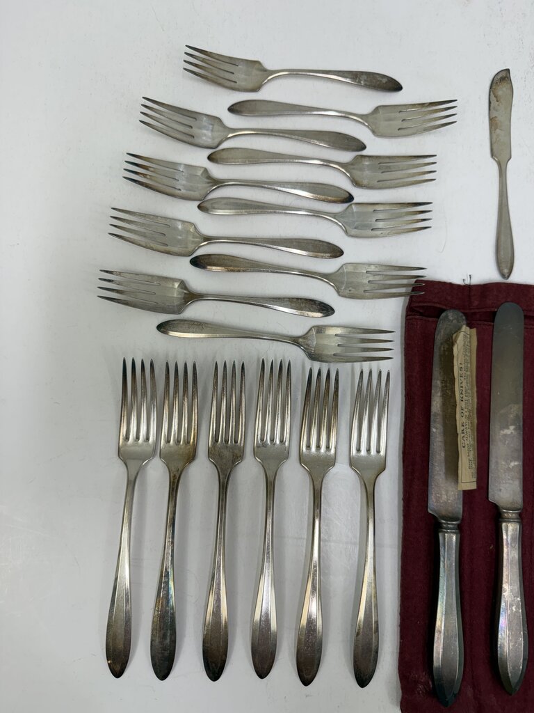 Antique Oneida Community Flatware 31 pcs. /rw