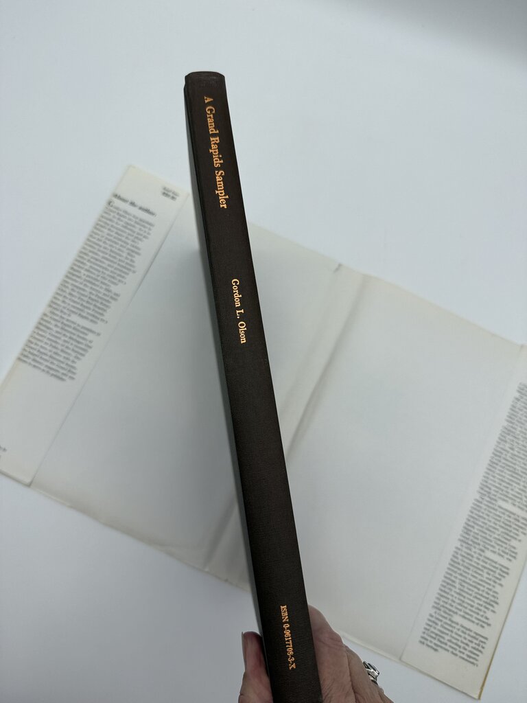 A Grand Rapids Sampler by Gordon L. Olson 1992 HC /ro