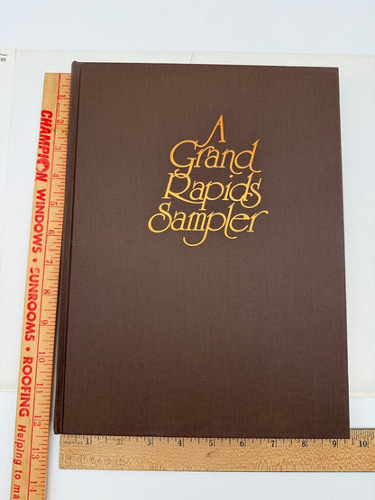 A Grand Rapids Sampler by Gordon L. Olson 1992 HC /ro