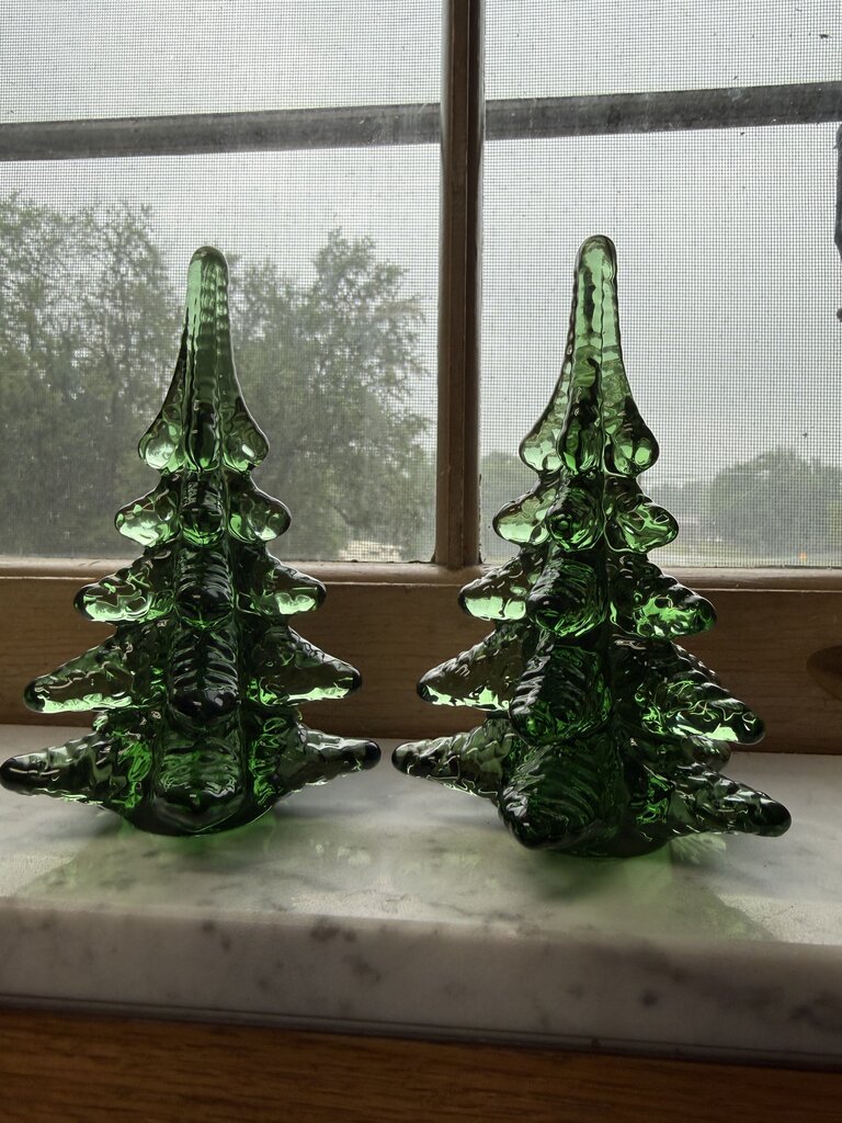 Set of 2 Blown Art Glass Green Christmas Trees 5.5” tall /ro
