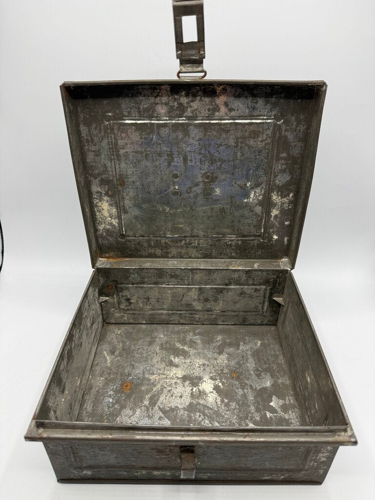 Antique Metal Storage Box Carrying Handle 10”x 8”x 4” /rw
