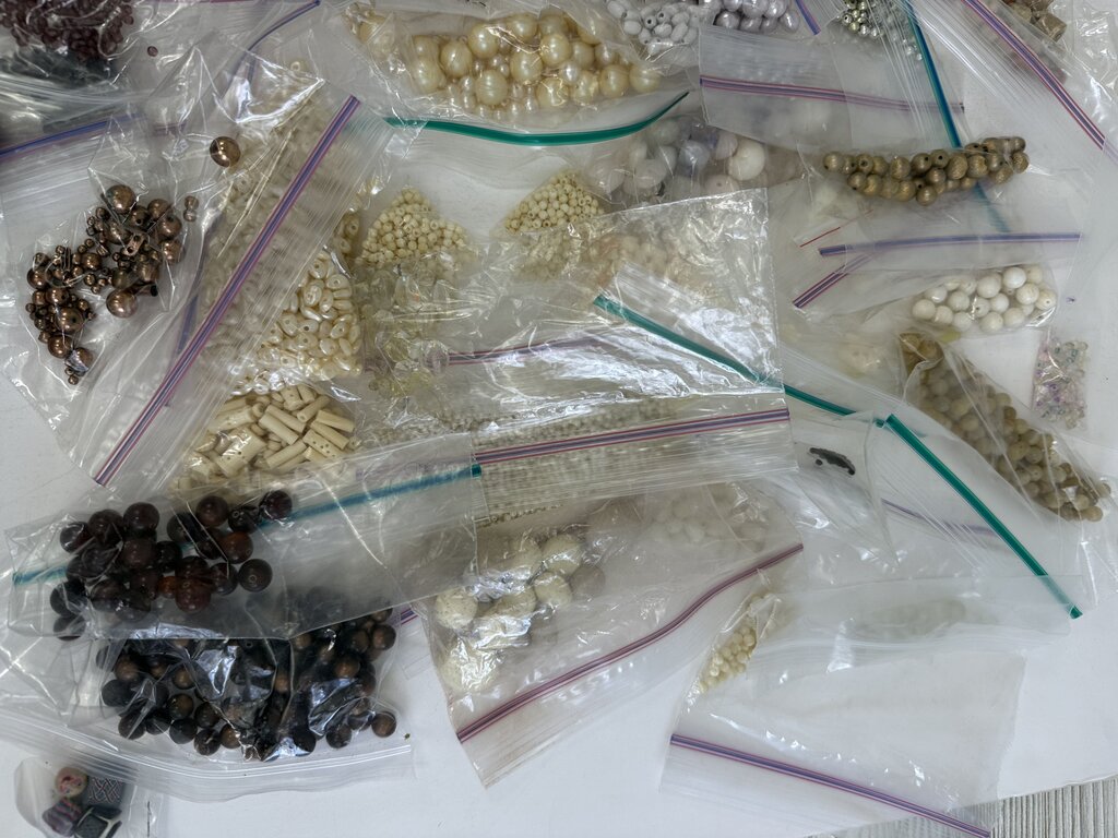 Large Lot of Beads/Necklaces for Crafting & Jewelry Making 10 lbs. /ro