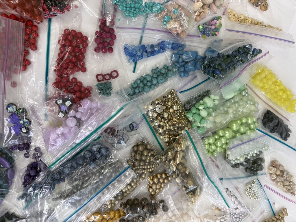 Large Lot of Beads/Necklaces for Crafting & Jewelry Making 10 lbs. /ro