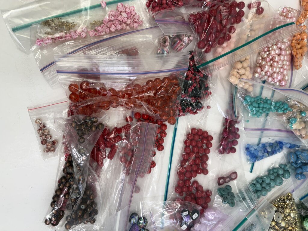 Large Lot of Beads/Necklaces for Crafting & Jewelry Making 10 lbs. /ro