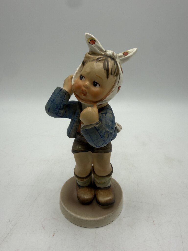 VTG Hummel Boy with Toothache #217 Figurine W Germany /roh