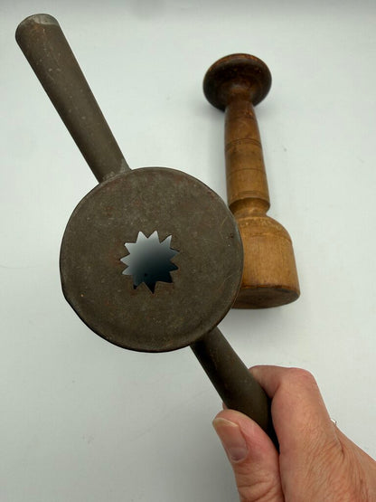 Antique Metal Cookie Star Cookie Press w/Wood Plunger /rw