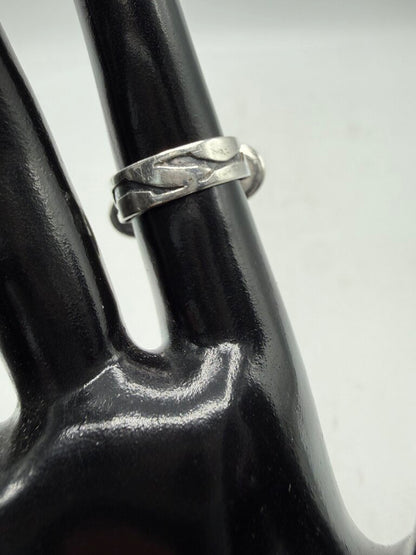 Rare Horizontal Sterling Silver Setting Black Stone Ring size 7 /ro