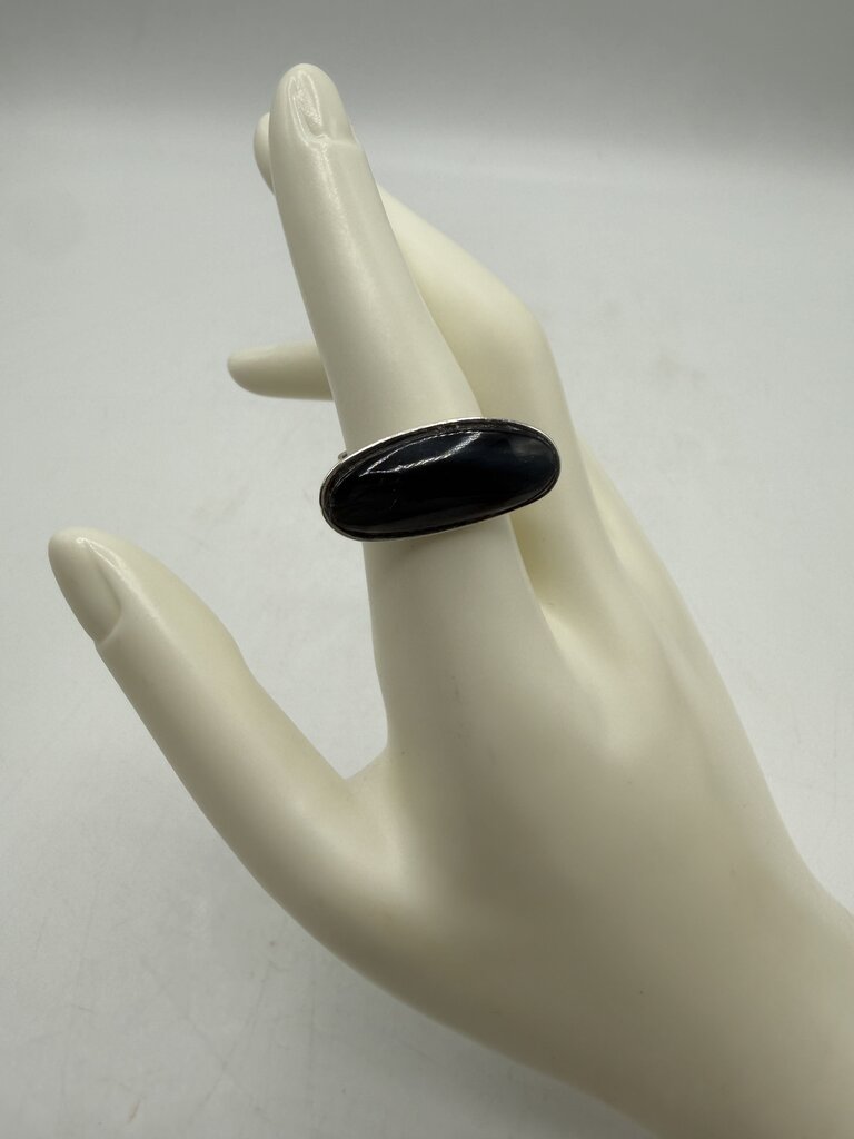 Rare Horizontal Sterling Silver Setting Black Stone Ring size 7 /ro