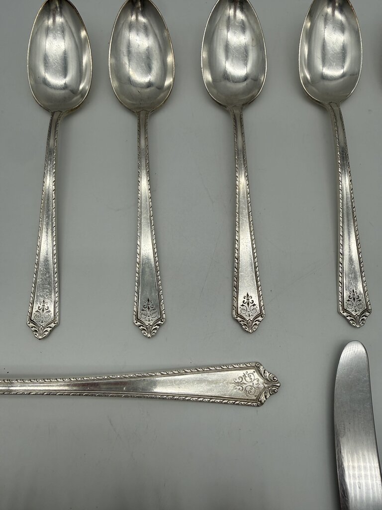VTG Holmes & Edwards Flatware Super Plate Inlaid 21 PCs. /ro