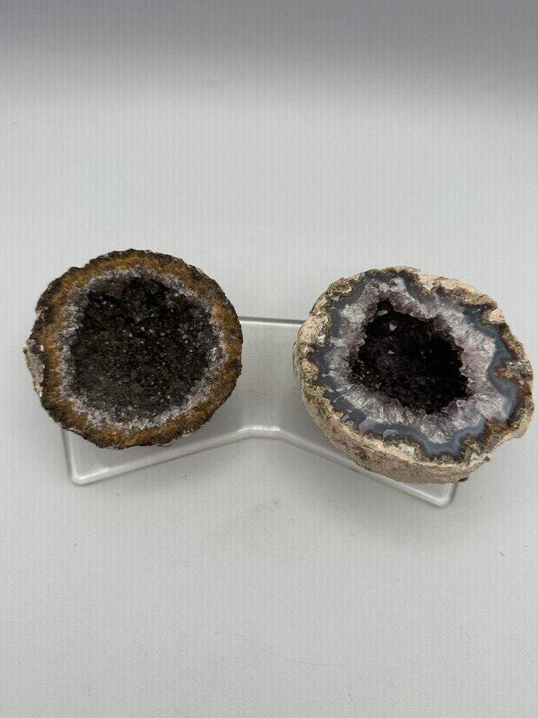 Set of 2 Geode’s Amethyst Crystal Centers in Stand /ro