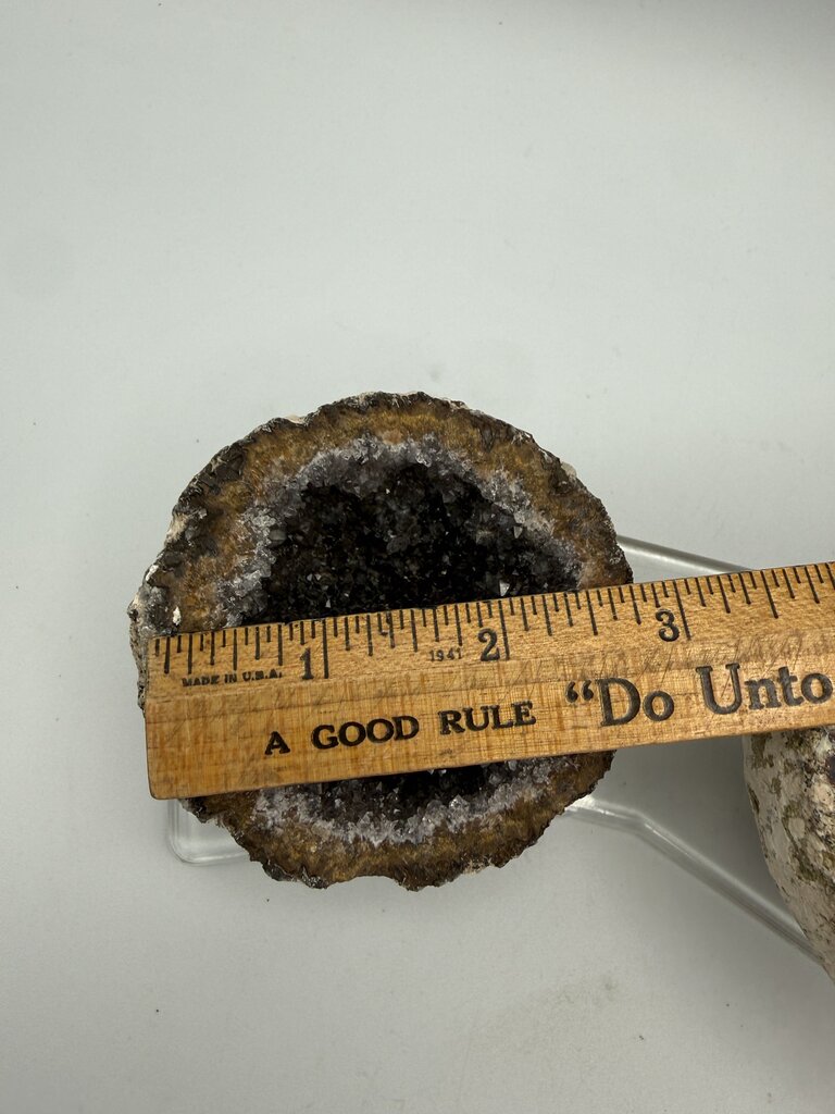 Set of 2 Geode’s Amethyst Crystal Centers in Stand /ro