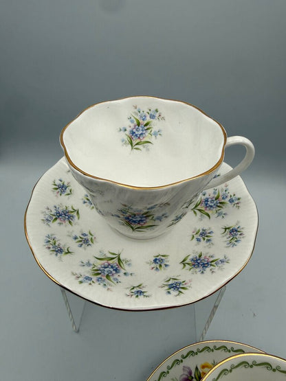 Set of 2 VTG Queen’s Bone China England Tea Cup & Saucer /roh