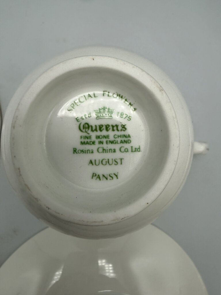 Set of 2 VTG Queen’s Bone China England Tea Cup & Saucer /roh
