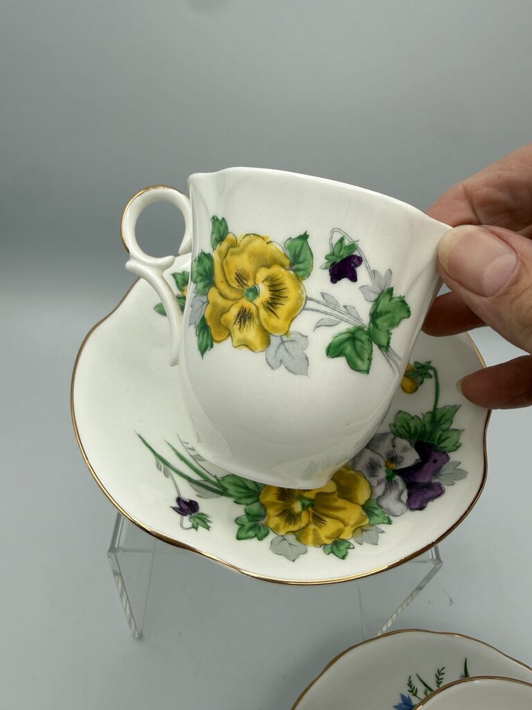 VTG set of 2 Fine Bone China Tea Cup & Saucer Made In England /roh