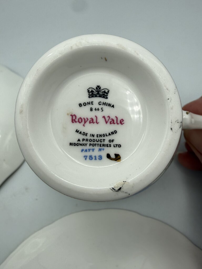 VTG set of 2 Fine Bone China Tea Cup & Saucer Made In England /roh