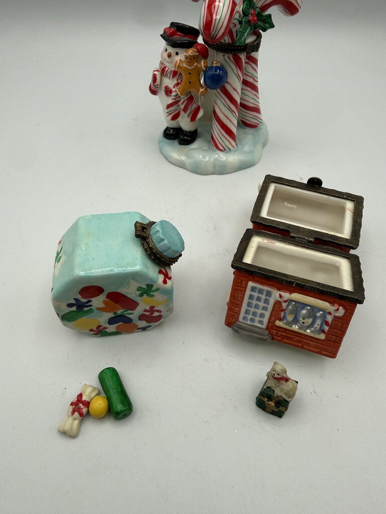 Lot of 6 Tiny Trinket Boxes Christmas Candy Theme Collectables /ro