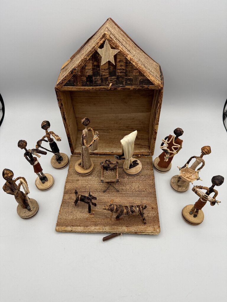 African Banana Fiber Art Nativity Set w/Stable 12 pieces /ro