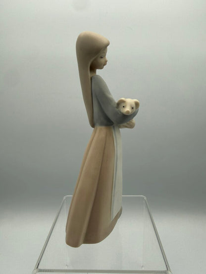 VTG Lladro #1011 “Girl with PIg” Figurine Retired Matte Finish /ro