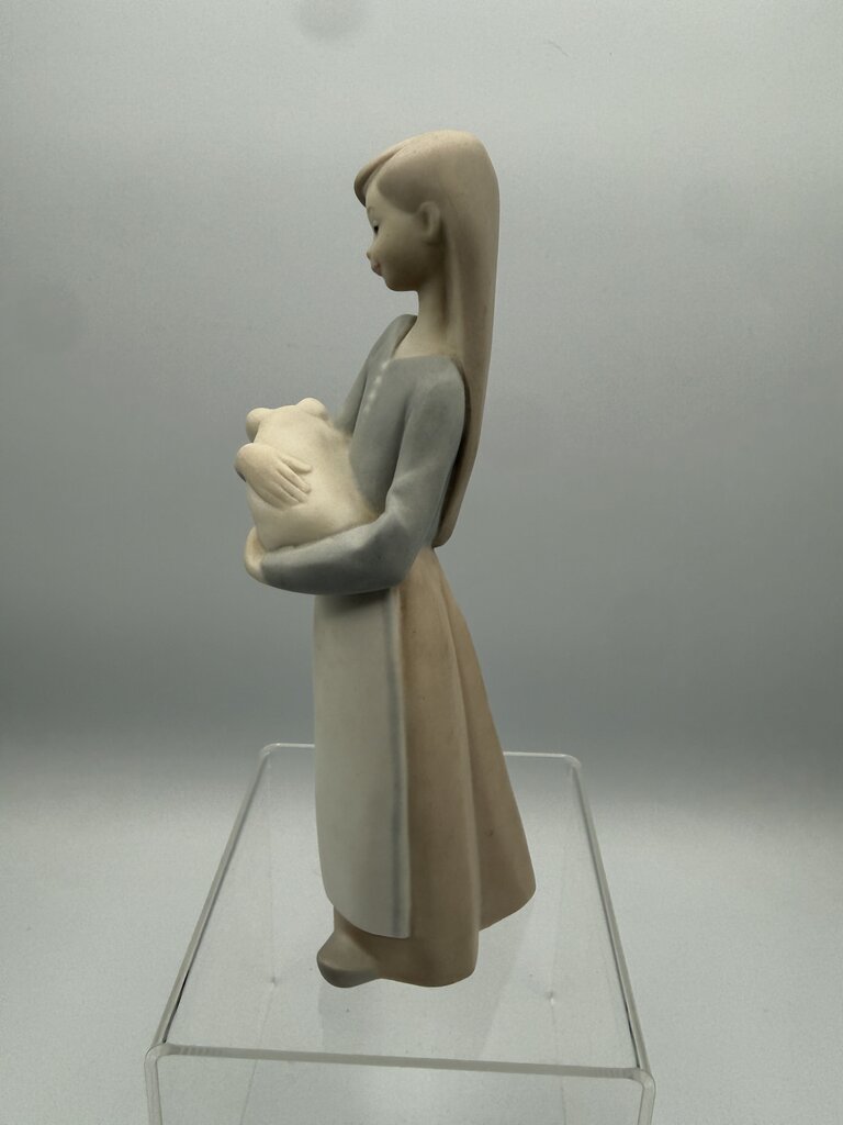 VTG Lladro #1011 “Girl with PIg” Figurine Retired Matte Finish /ro
