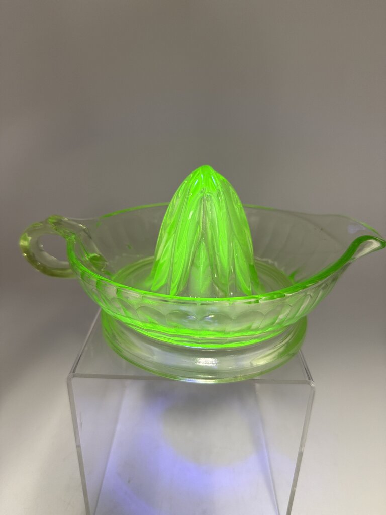 VTG Depression Green Uranium Glass Citrus Juicer /roh