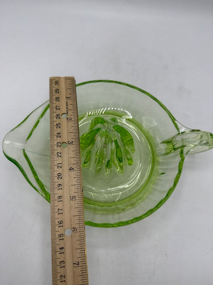 VTG Depression Green Uranium Glass Citrus Juicer /roh