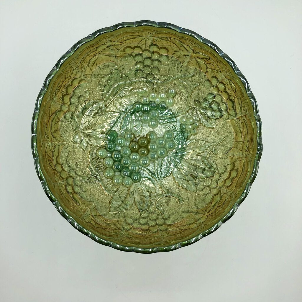 Imperial Carnival Glass Green Grape Scalloped Edge Bowl /b