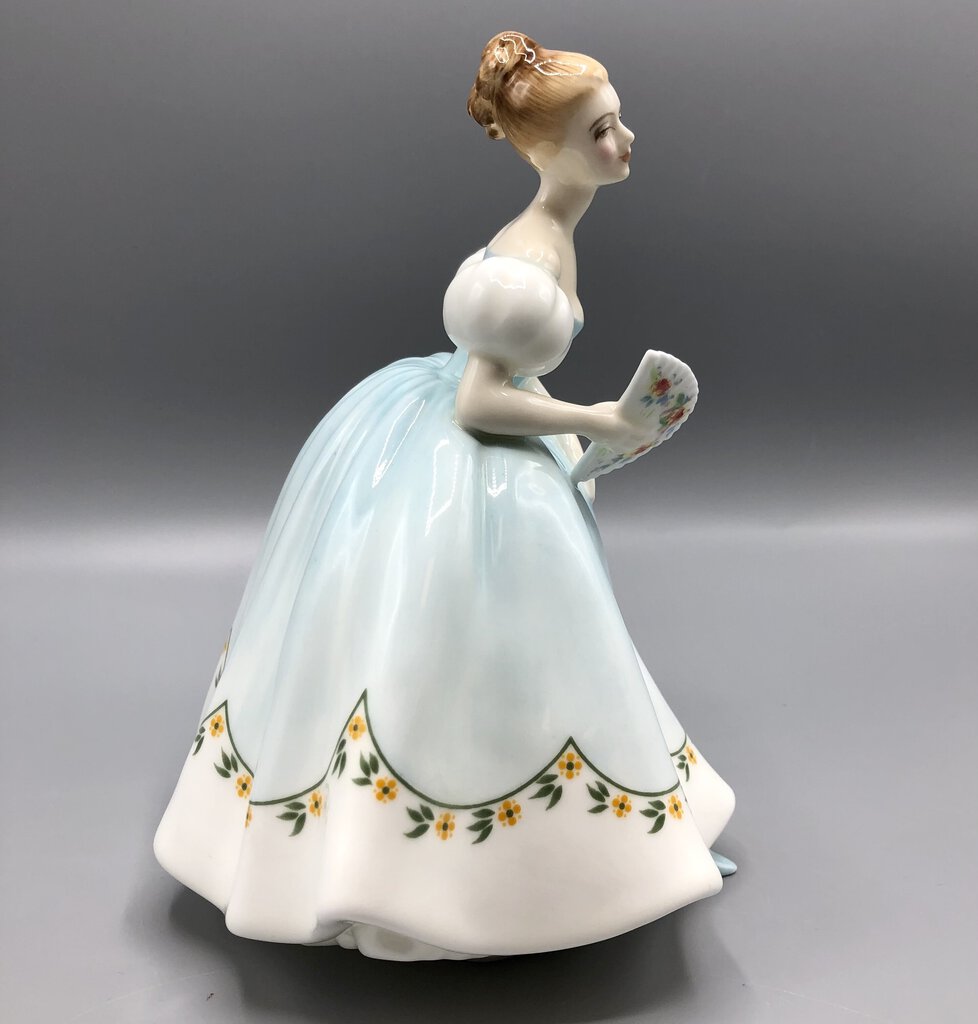 Royal Doulton “First Dance” HN2803 Porcelain Figurine /b