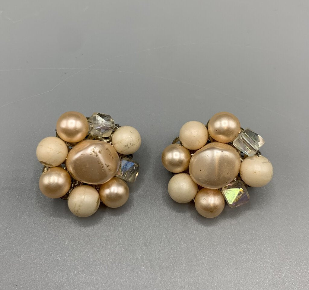 Lot of Vintage Pearl-style Clip-on Earrings /hg