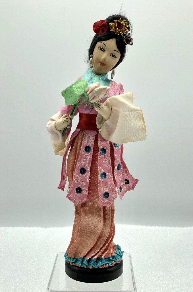 Japanese Geisha w/ Lotus Doll Figurine/b