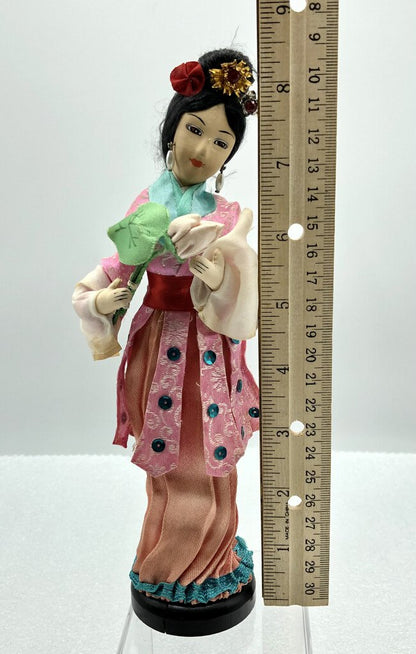 Japanese Geisha w/ Lotus Doll Figurine/b